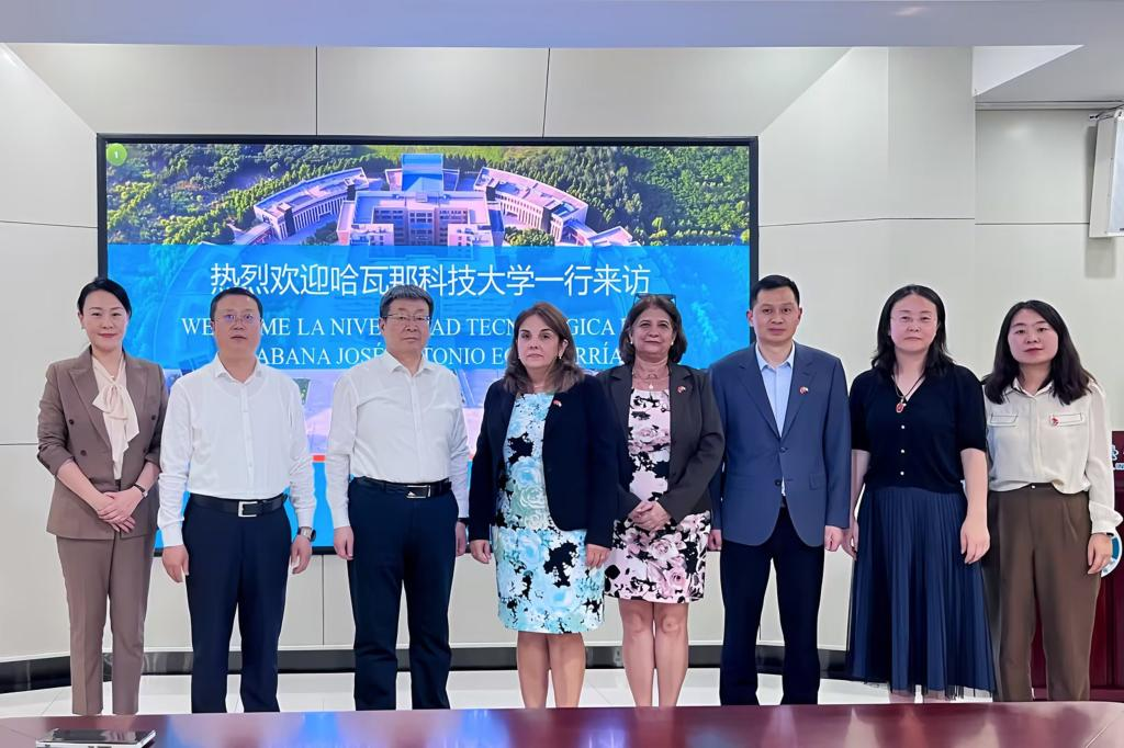 古巴哈瓦那科技大学访问团访问淄博职业学院