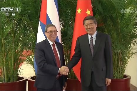 中共中央政治局委员、国务院副总理何立峰会见古巴国家主席特使、古共中央政治局委员、外交部长罗德里格斯